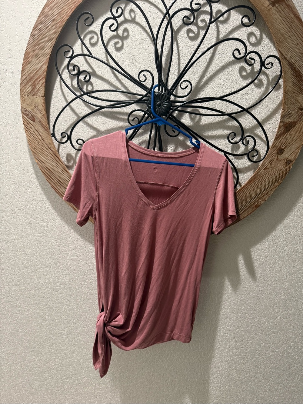 lululemon athletica Dusty Rose V-Neck Short Sleeve Tie-Hem Tee